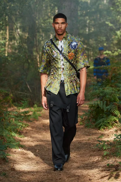 Look 19